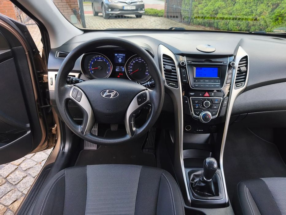 Hyundai I30 1.6 benzyna 135KM Klimatyzacja / Parktronic tył/ LED