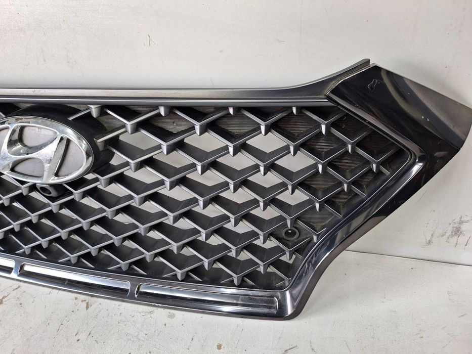 Grill atrapa Hyundai Tucson N-line lll 3 pod kamerę