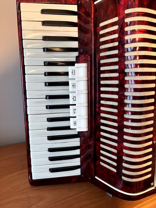 Włoski akordeon Cristalliano 96 basów