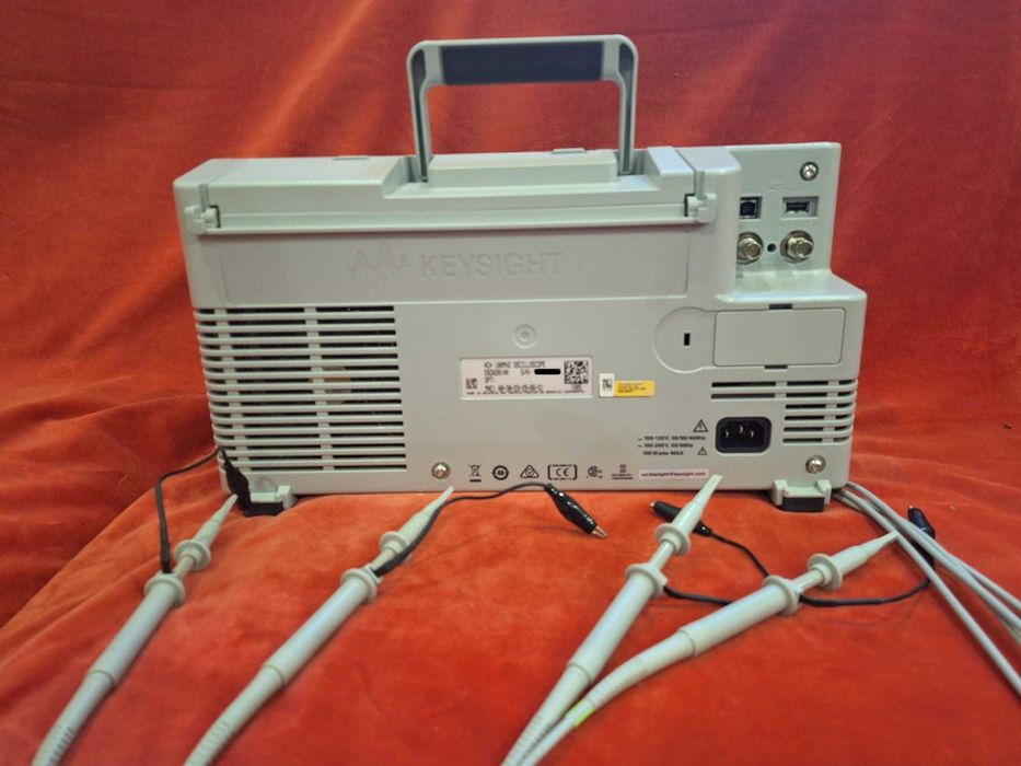 Osciloscópio de 4 canais Keysight DSOX2014A de 100MHz e 2GSa/s - Como novo