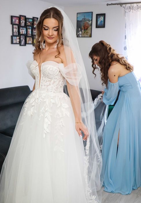 Suknia ślubna w romantycznym stylu z dodatkami