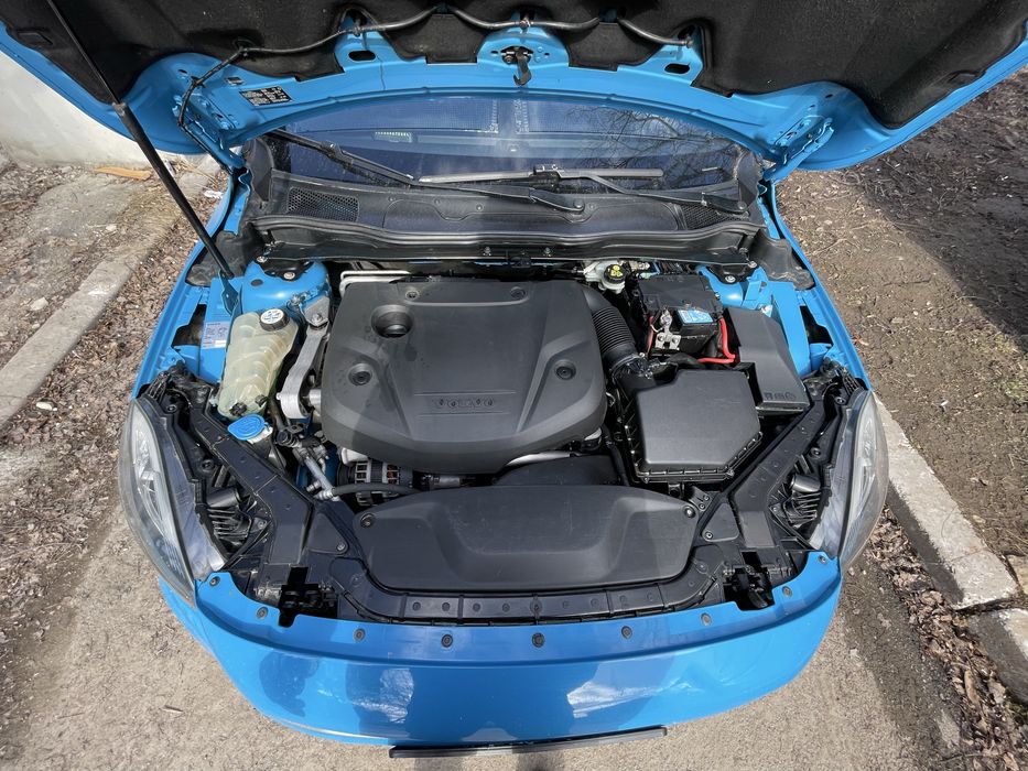 Продам Volvo v40 2014 рік