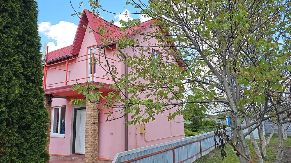 Котедж в Київській області. Залишають все. Є ВІДЕООГЛЯД