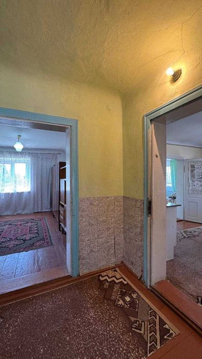 Будинок, господарство в с. Кисилів (кіцманський район) площею 47 м2.