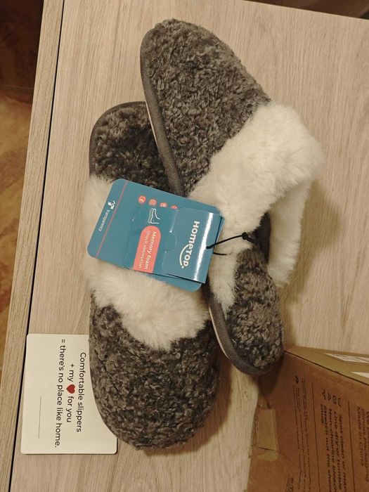 pantufas unisexo ainda com etiqueta
