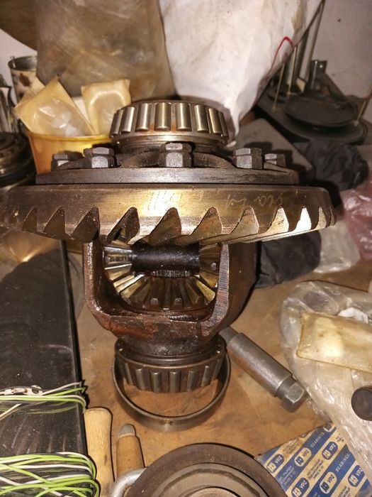 Задній міст газ24