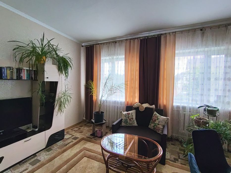Продається цегляний будинок в мальовничому місці Василькова. 120000$
