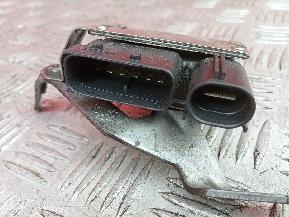 Реле свічок розжарювання VW Touareg CR Туарег СР ЦР туарег Розборка