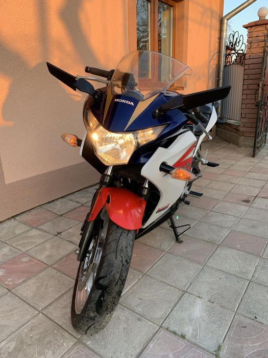 Honda CBR250R 2011
