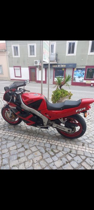 Vendo ou troco a velhinha FZR 1000
