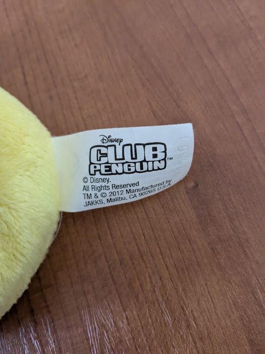Puffle Amarelo raro com chapéu Club Penguin