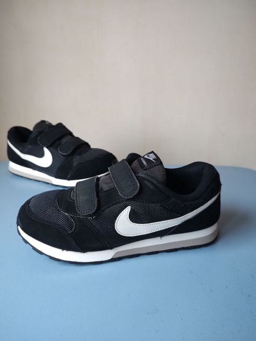 Кросовки Nike 35p мокасини хайтопи кросівки