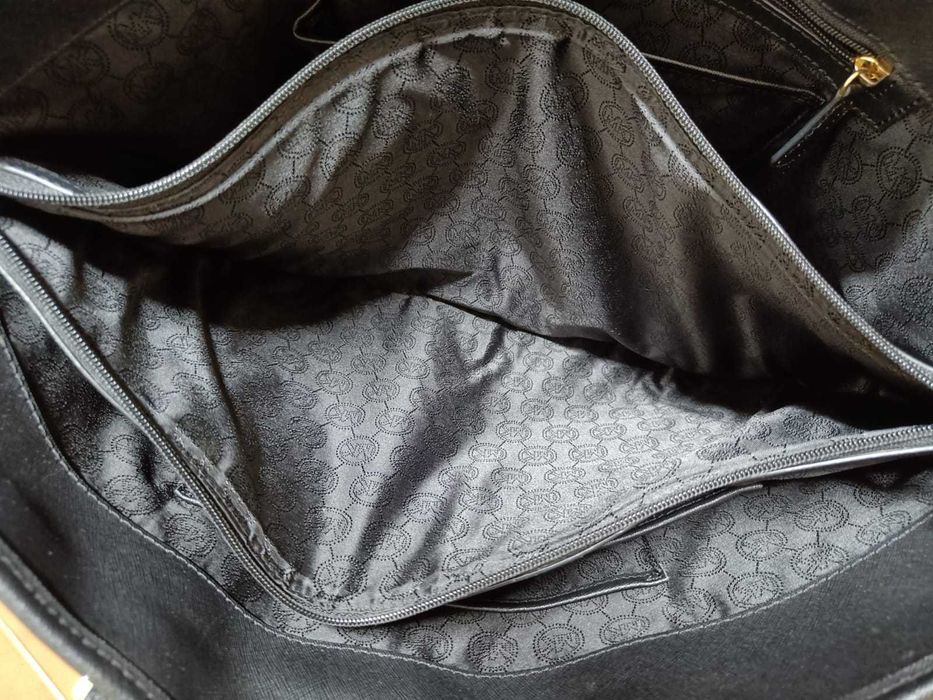 Mala tiracolo medium Michael Kors preta