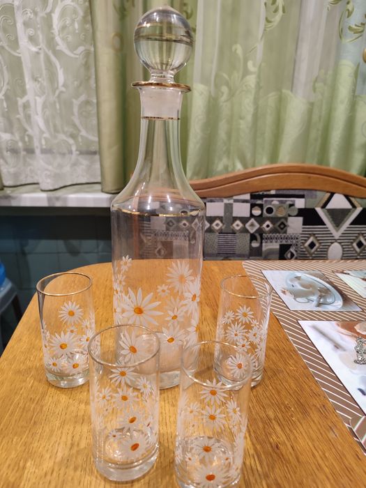 Очень милый набор для напитков.