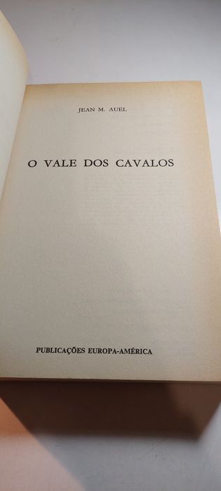 O Vale dos Cavalos - Jean M. Auel (Publicações Europa-América)