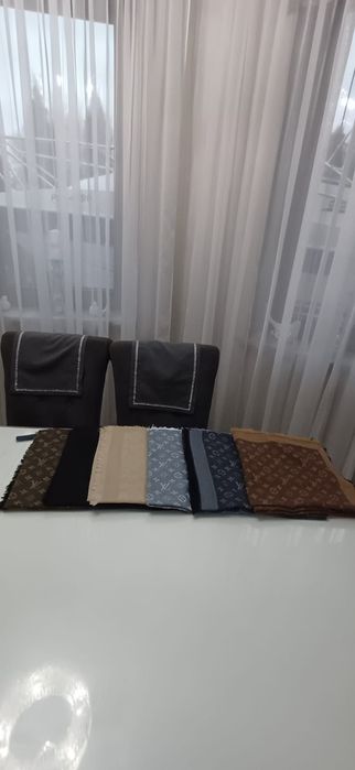 Chusta kaszmirowa duża Louis Vuitton brązowa