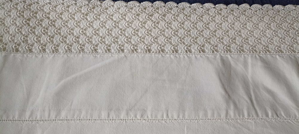 Lençol de cama casal com renda