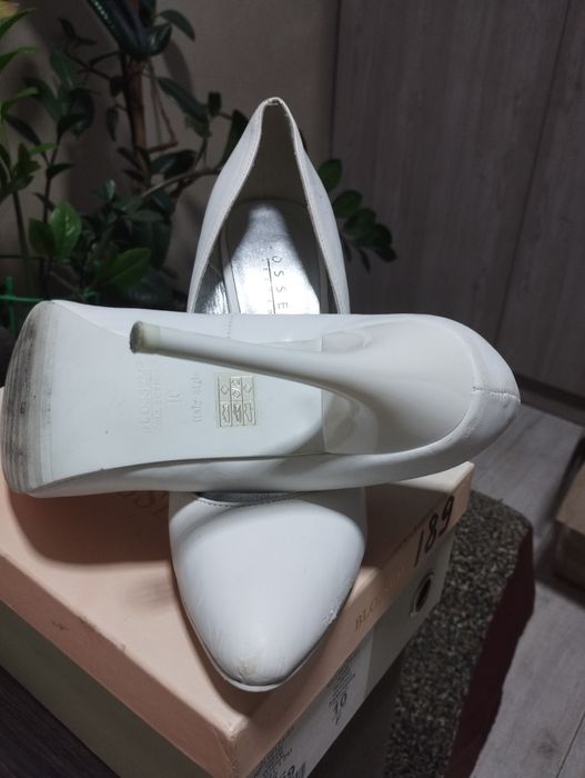 Туфлі весільні .