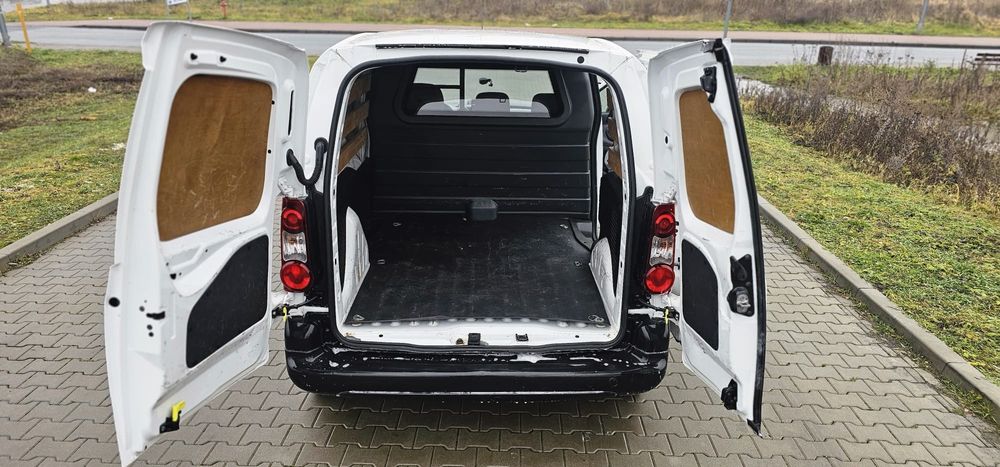 Peugot Partner 2016. Niskie przebieg 1.6 HDI 3 Osobowy