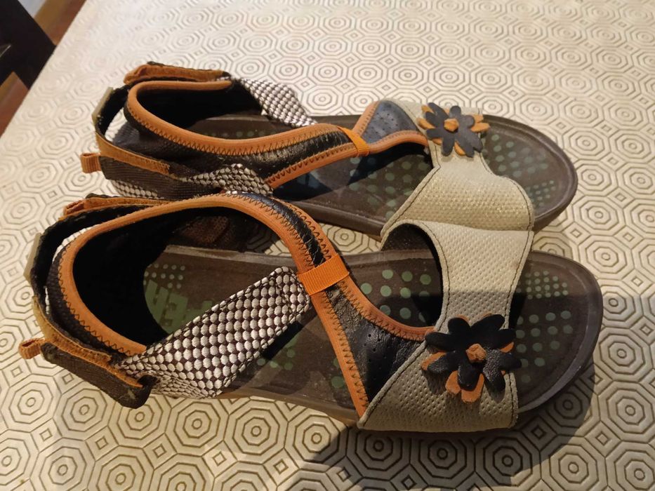 Sandálias Camper