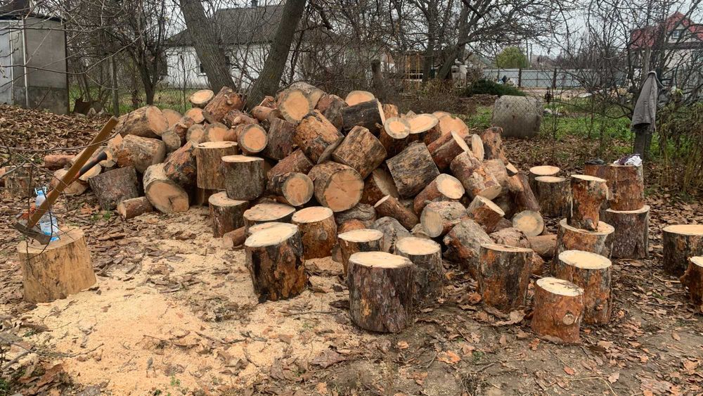 рубати дрова колоти колуном рубаю колоди