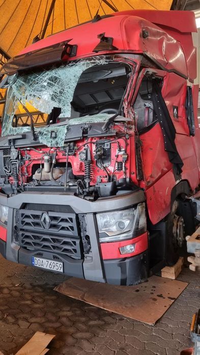 Renault T 460  T 4X2 X-LOW E6  Mam do sprzedania Renault T 460  - powypadkowy