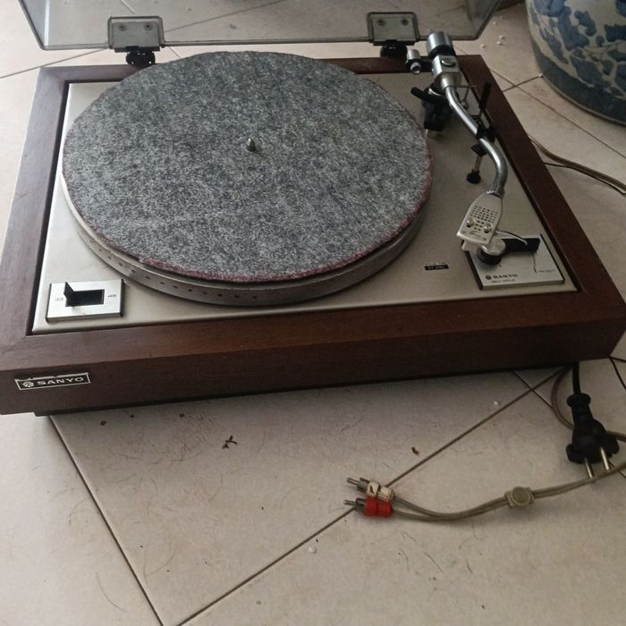 gira discos sanyo