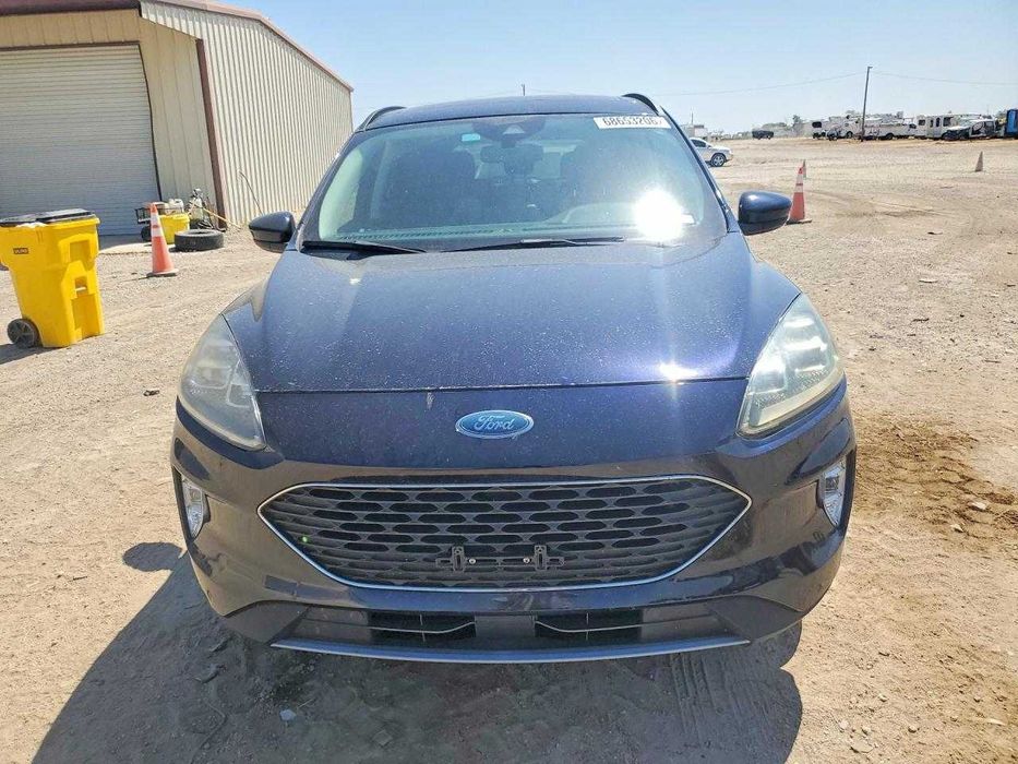 Ford Escape Hybrid Titanium 2021;