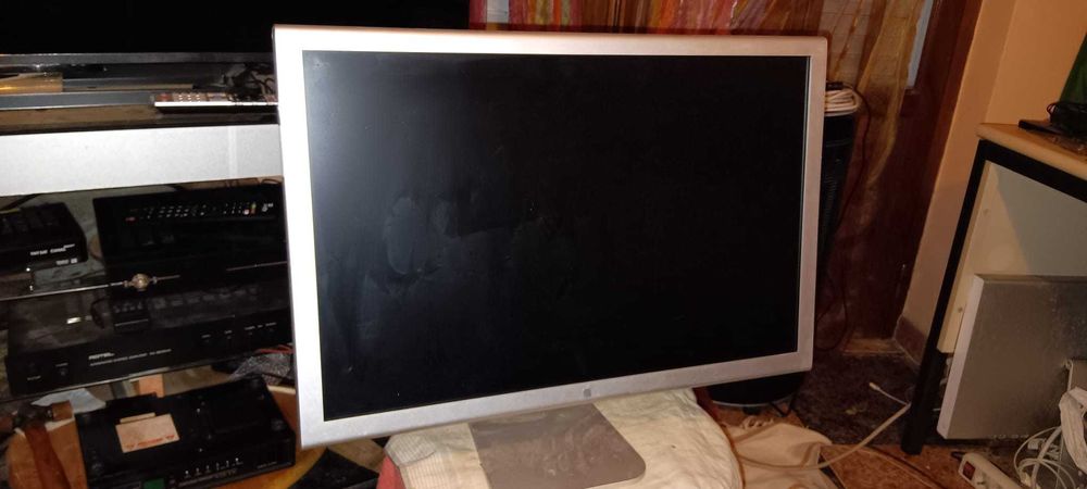 Monitor Apple 23`Cinema HD