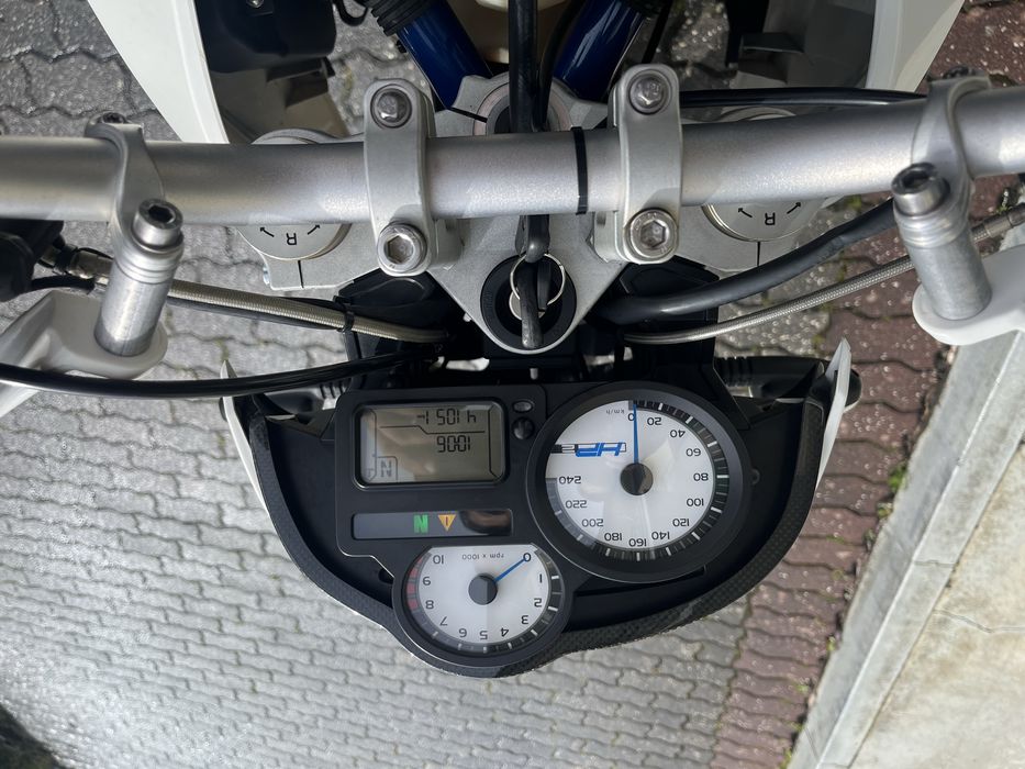 BMW HP2 Mega Moto