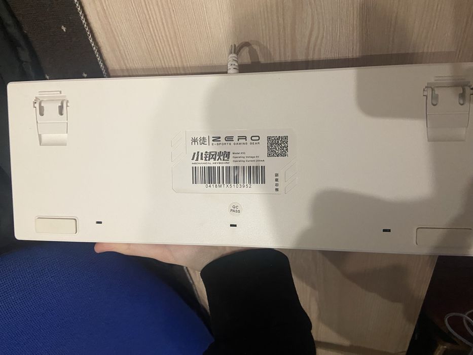 Клавиутар Zero на синих свитчах