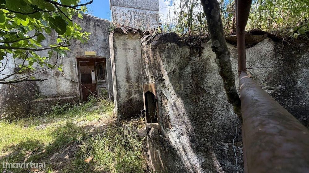 2 Moradias para recuperação - Flor da Rosa - Crato - Alentejo