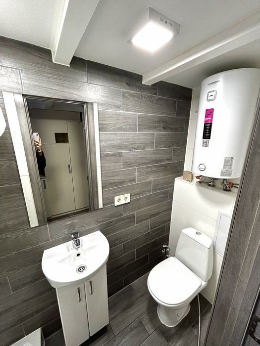 Продаж Дворівнева гостинка 20 м² у ЖК «Воробйові Гори» з якісним ремонтом, меблями та технікою