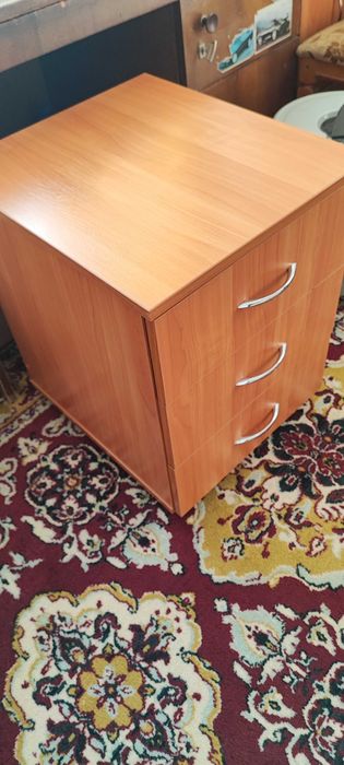 Офисная мебель, стенка, тумбочки, шкафы, столы