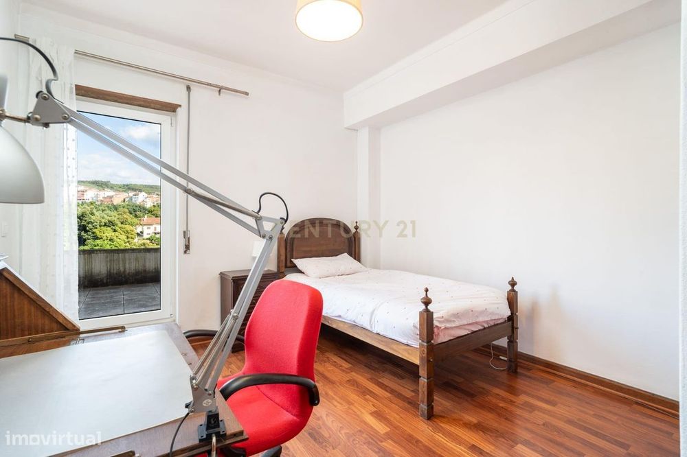 T3 Duplex com 2 Terraços, na Av. Elísio de Moura, em Coimbra