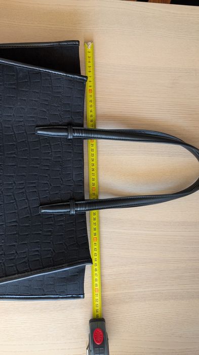 zara czarna duża torebka shopper z tłoczeniem