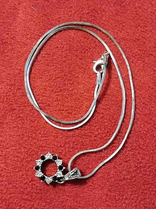 Charms, mała zawieszka z łańcuszkiem