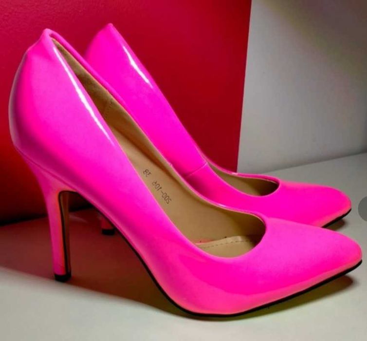 Szpilki różowe neon Barbie girl lakierowane czółenka 38