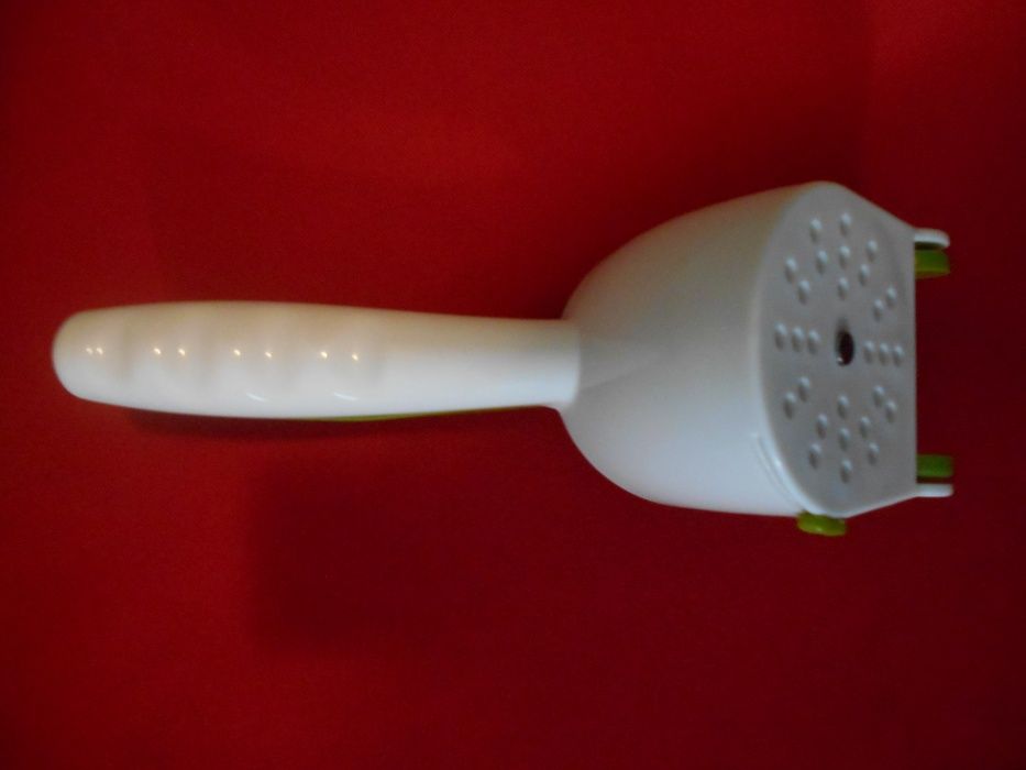 Utensílios de cozinha NOVOS (Passe-vite, espremedor e saleiro)