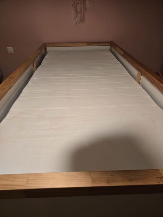 Cama / beliche Kura do Ikea