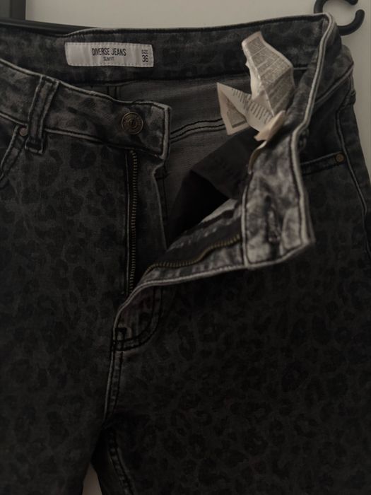 Skinny jeansy Diverse