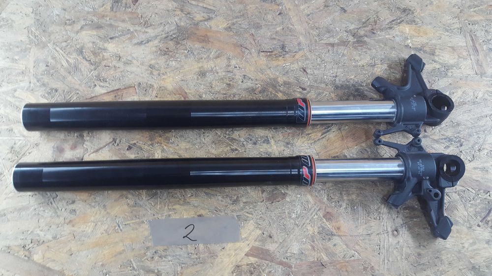 Duke ktm 790 felga stelaz dzwignia polka kosa tarcza mocowanie os