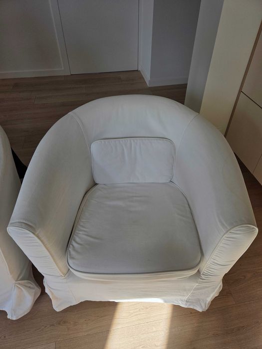 2 białe fotele IKEA