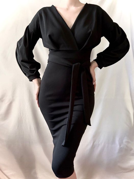 Продам сукню Boohoo міді