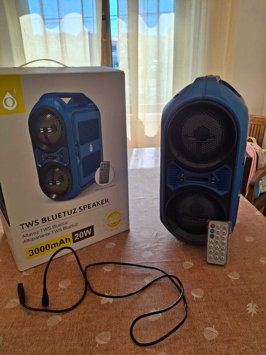 Coluna de Som de 20 watts com comando