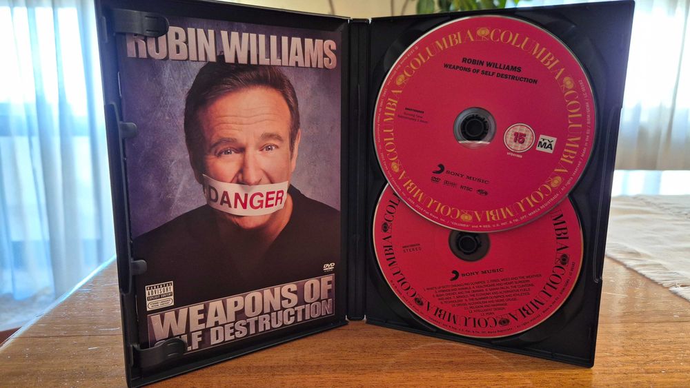 Vendo DVD+CD Stand-up Comedy "Weapons of Self Destruction", ROBIN WILLIAMS versão inglesa
