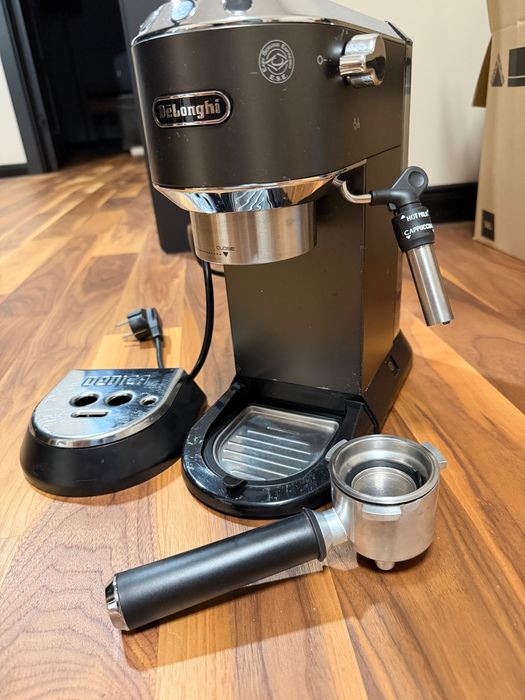 Ekspres kolbowy DeLonghi – sprawny, zadbany + akcesoria