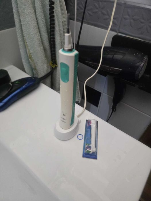 Braun Oral-B TriZone 600 com recarga nova