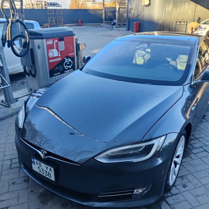 Продам Tesla model s 2018 100d
