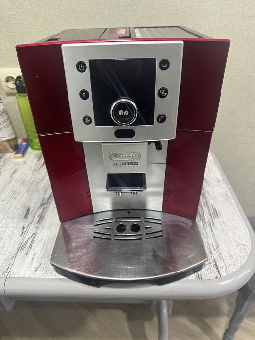 Кавомашина DELONGHI